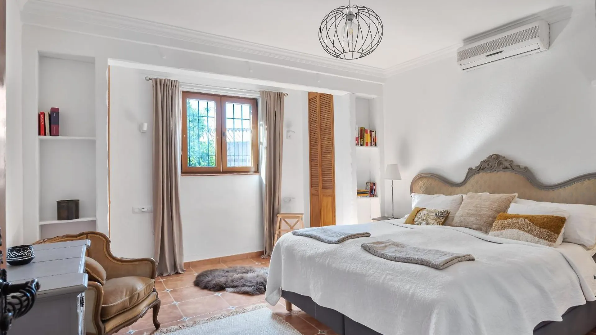 Elegant Retreat With Stunning Sea Views Vila Almuñécar Villa