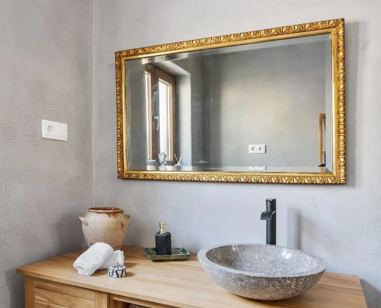 Elegant Retreat With Stunning Sea Views Vila Almuñécar Villa